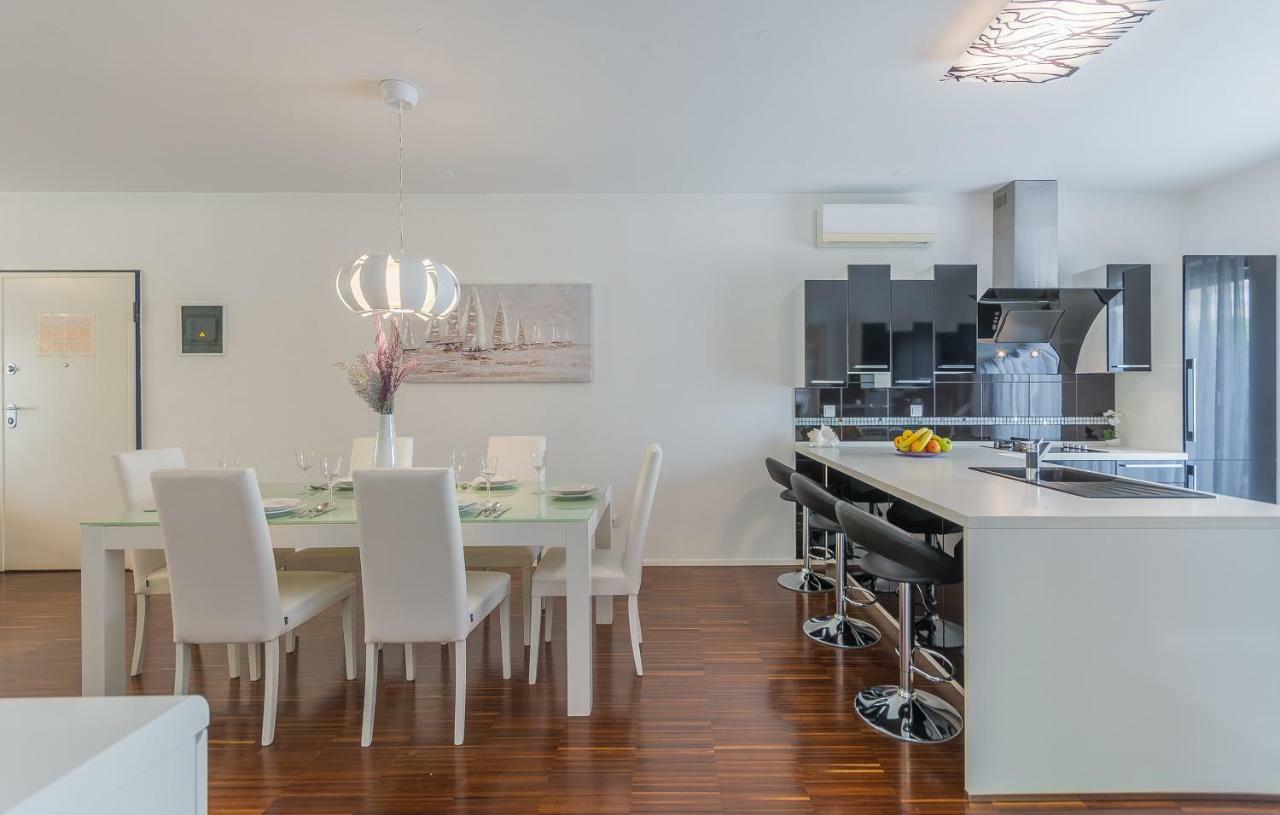 Luxury Apartment Lella Rovigno Esterno foto