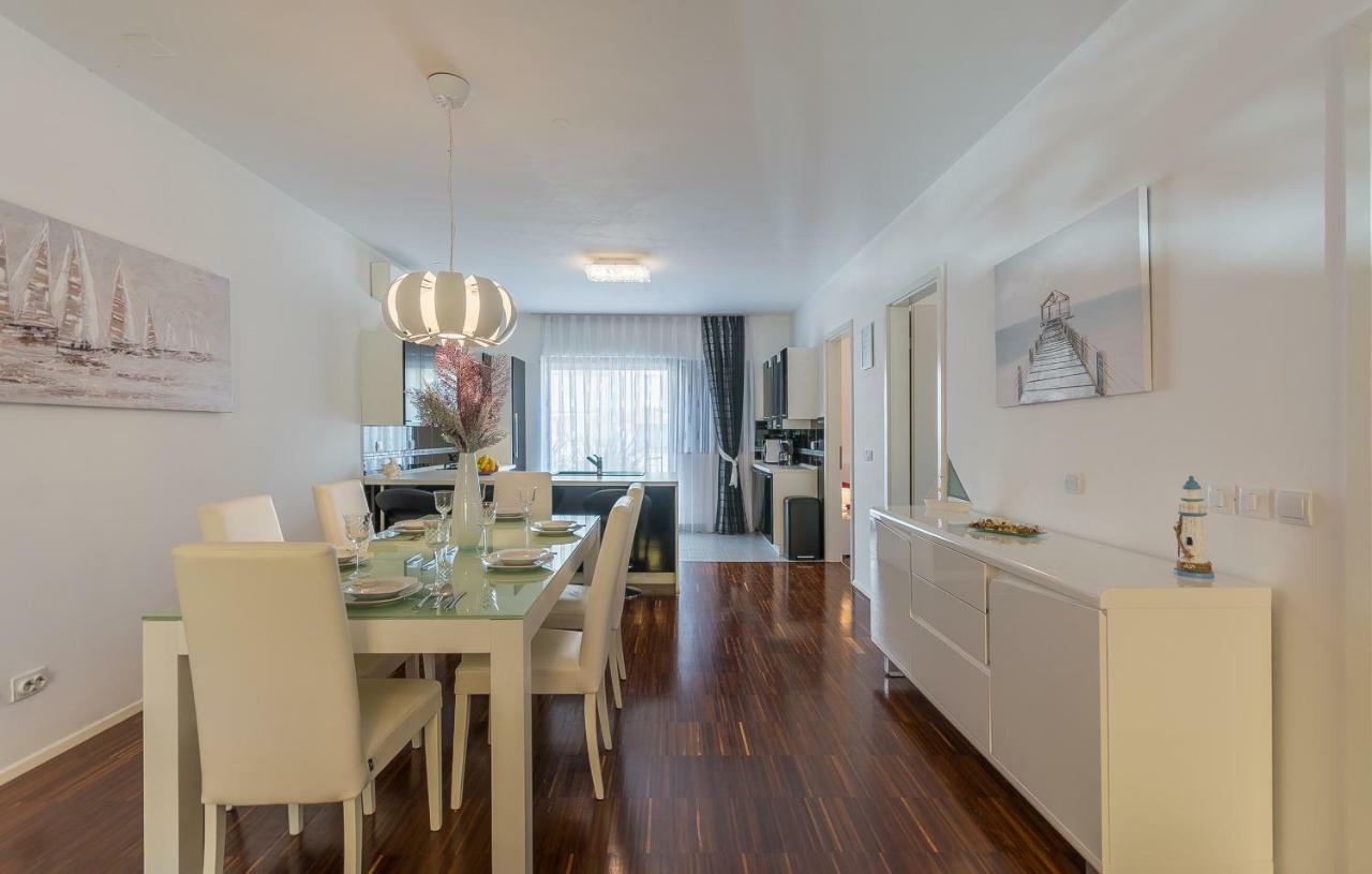 Luxury Apartment Lella Rovigno Esterno foto