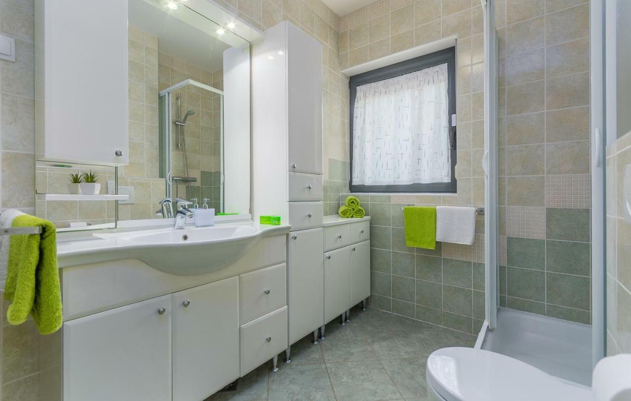 Luxury Apartment Lella Rovigno Esterno foto