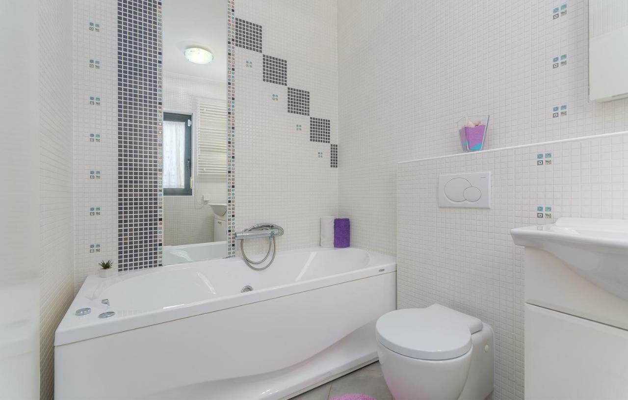 Luxury Apartment Lella Rovigno Esterno foto